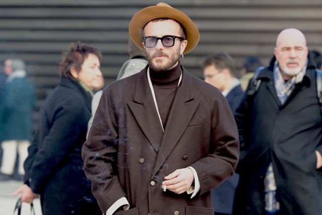 色気と優しさの共存 お手本にしたいブラウンコーデ術 世界のメンズファッション特写 Antenna アンテナ