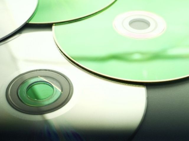 Cd Dvdをおしゃれに収納 アイデアと便利グッズ Antenna アンテナ