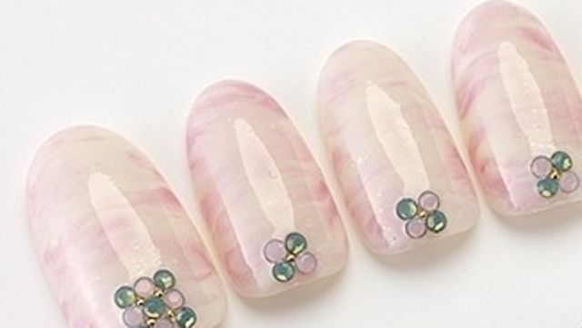 ネイルアートデザイン30選 シンプル グラデーション フレンチ 花 フットなどセルフでできるデザインを厳選 Antenna アンテナ