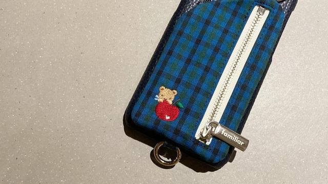 Ajew ファミリア コラボのスマホケースとバッグが見逃せない 明日発売 Antenna アンテナ