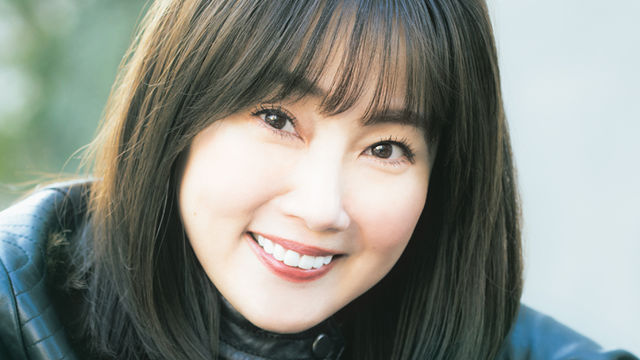 40代の年最新髪型 田中亜希子さんの抜け感外ハネヘア ミディアムヘア Antenna アンテナ