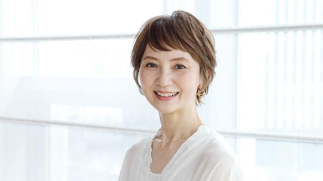 シワもたるみも 気づかせない 顔がきりっと若く見えるショートヘア Antenna アンテナ