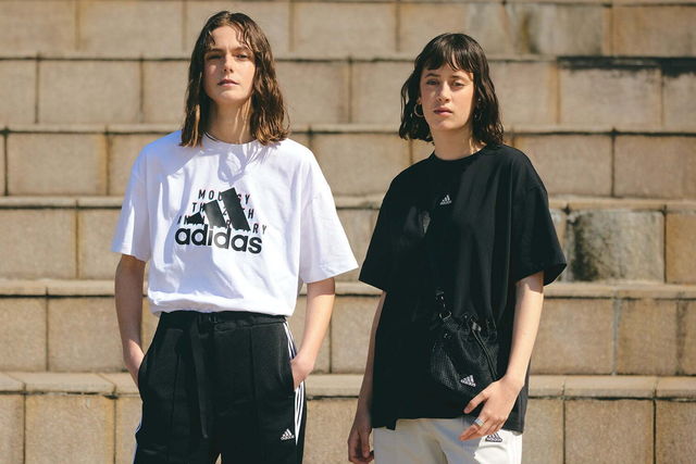 マウジー アディダス Wブランドロゴ 入りtシャツやメッシュショルダーバッグなど Antenna アンテナ