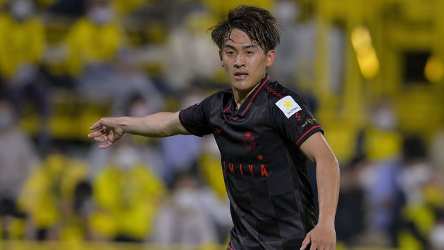 札幌mf小野伸二はメンバー入りも出場なし ベンチから試合を見つめる 6枚 Antenna アンテナ