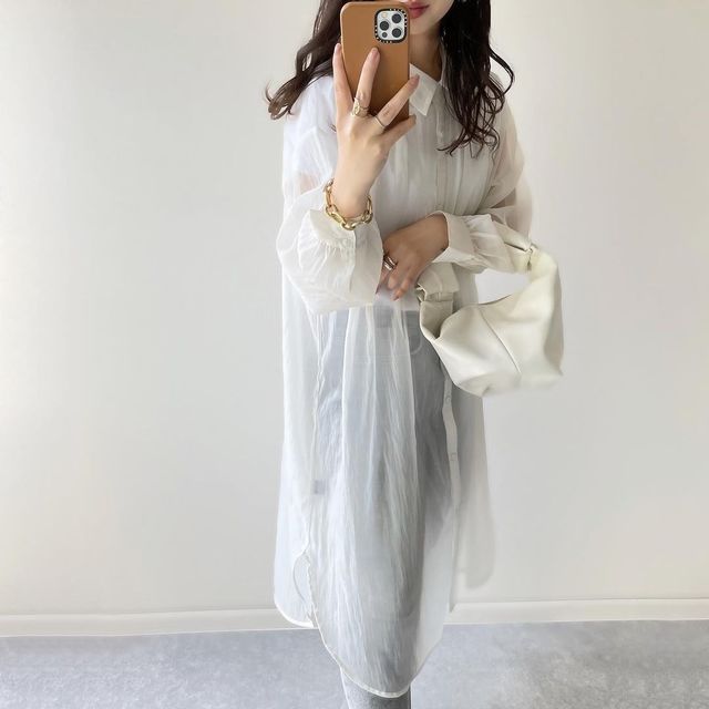 Gu シアーシャツワンピースがおしゃれすぎ 軽やかコーデの秘訣は Antenna アンテナ Gu シアーシャツワンピースがおしゃれすぎ 軽やかコーデの秘訣は Antenna アンテナ