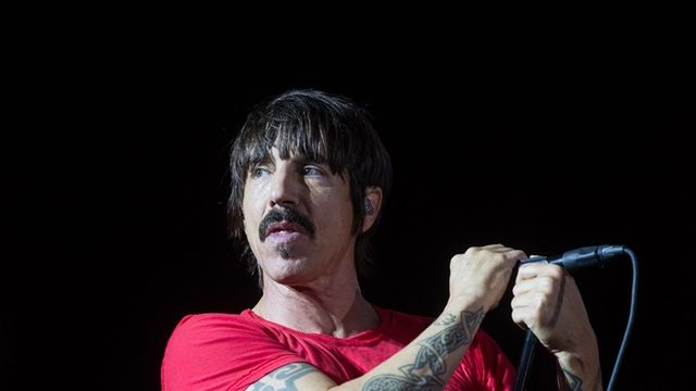 レッチリのアンソニー 代の美女軍団とディズニーランドへ Antenna アンテナ