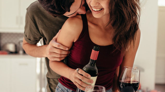 ホテル行こうよ 付き合う前に誘われた 気まずくならない断り方は 働く女性のお悩み相談室 45 Antenna アンテナ