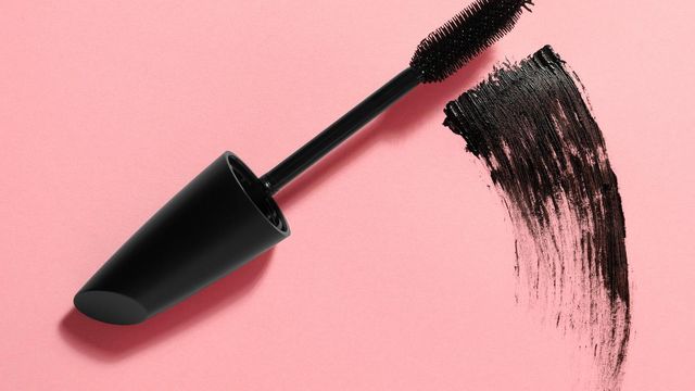 メイク中にマスカラが下まぶたにつく そんな失敗を防ぐプロの塗り方 Antenna アンテナ