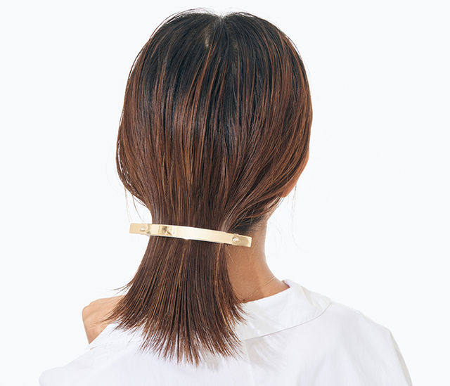 夏の若見えまとめ髪 ボブ編 生活感のでないボブのひっつめヘアには流行の細身バレッタが使える Antenna アンテナ