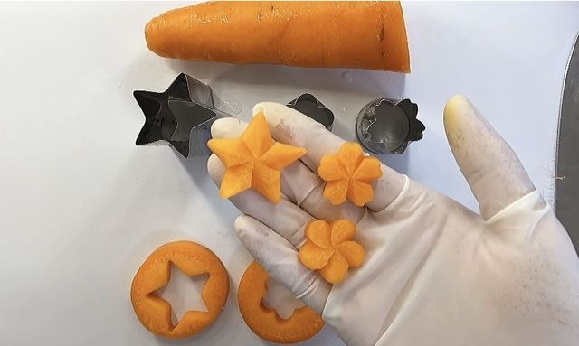 簡単 おしゃれ型抜きニンジン お弁当が華やぐ飾り切りテク Antenna アンテナ