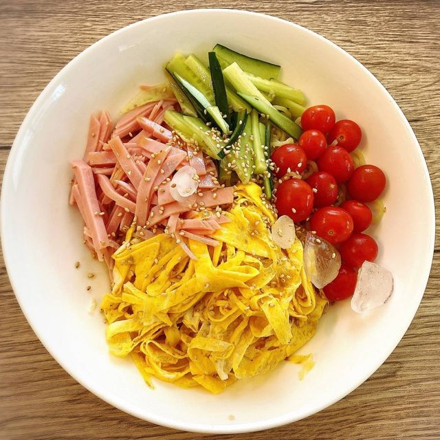 本店 冷やし中華麺開始ラーメン 美味しい ベジソバ 安全 ソラノイロ ミシュラン