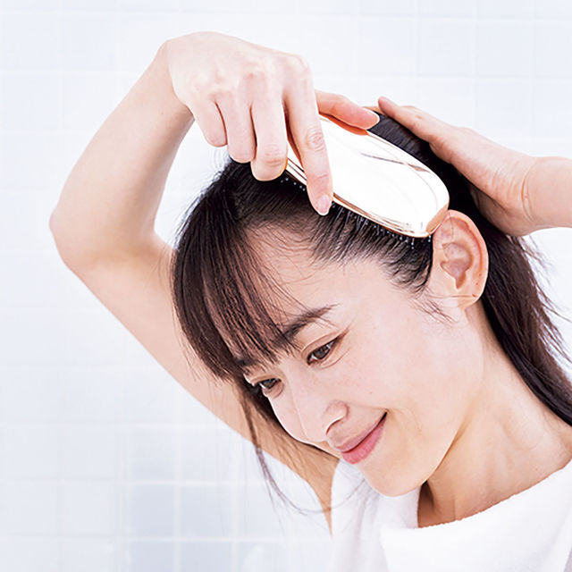 頭皮マッサージ代わりに 朝と 夜のシャンプー前に取り入れたい 活性ブラッシング Antenna アンテナ