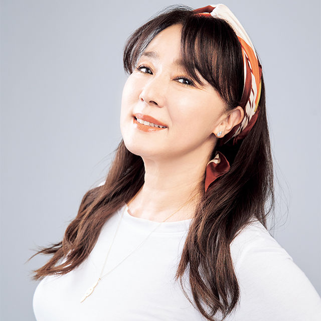 浅野ゆう子さん 60歳を過ぎた今 デコルテには自信あり です Antenna アンテナ 浅野ゆう子さん 60歳を過ぎた今 デコルテには自信あり です Antenna アンテナ