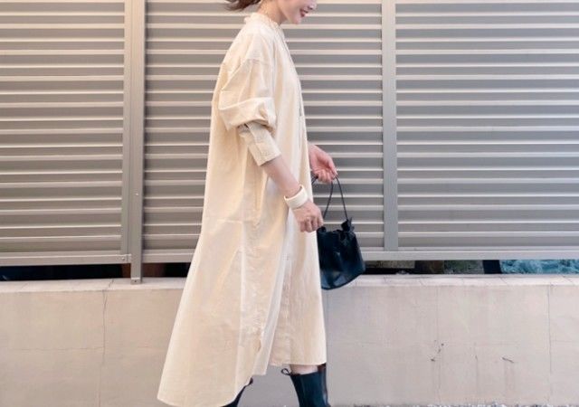 秋は ベージュ が大正解 今から超使える ユニクロ ワンピース の夏 秋スイッチコーデ Antenna アンテナ