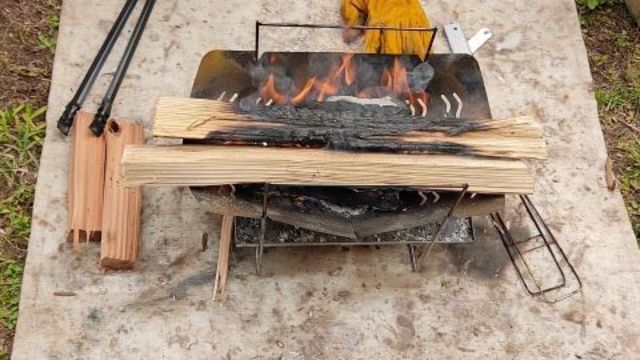 初心者でも簡単にできる火の起こし方や焚き火の方法とは 動画とイラストで解説 Antenna アンテナ