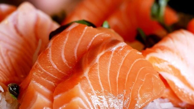 鮭とサーモンの違い 要加熱 生食可との違いと考えるのは危険 Antenna アンテナ