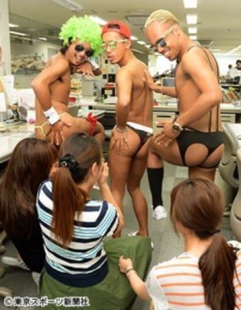 謎のｔバック集団 イルマニア の正体 Antenna アンテナ