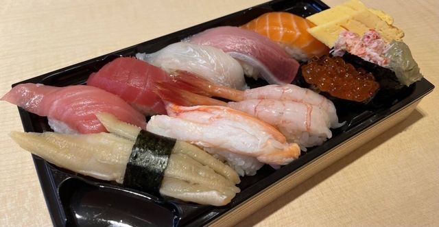 年末年始は自宅で新鮮な日本海の幸を味わおう 金沢回転寿司 輝らり 金沢 本店 高崎オーパ店 お持ち帰り 特選極上盛り合わせ 壽 オードブル 彩 12月13日より予約開始 Antenna アンテナ