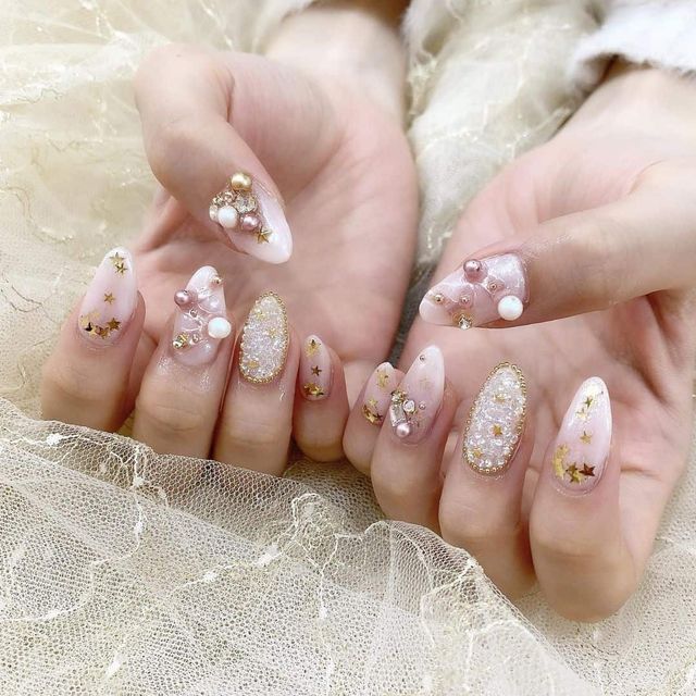 21年冬 クリスマスに向けて準備したい 可愛いネイルデザイン10選 Antenna アンテナ