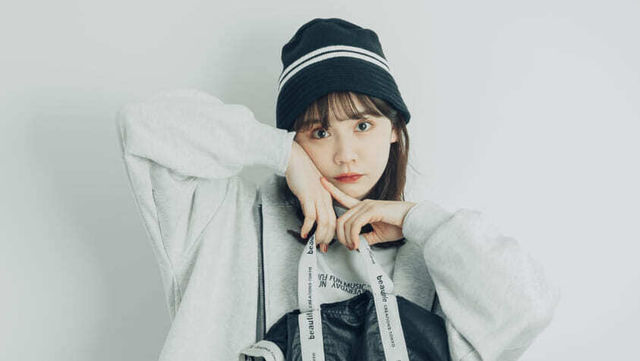 高嶋芙佳 リアル女子大生モデルのバッグの中身 通学 お出かけに違いってあるの Antenna アンテナ