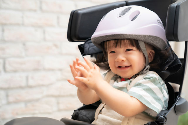 自転車通園が始まるパパママ必見 1歳から使える ヘルメット Antenna アンテナ