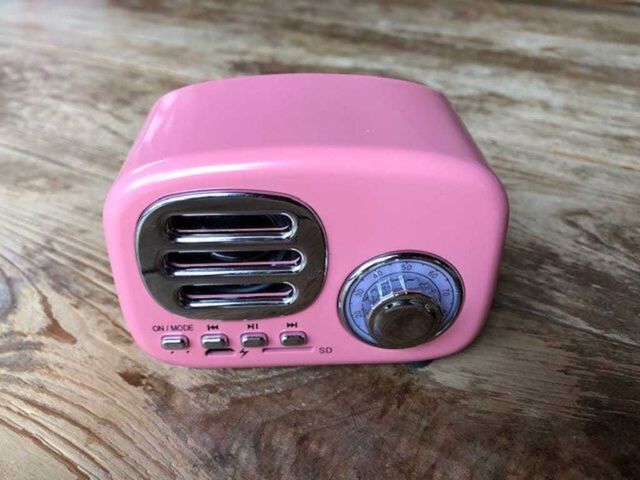 Bluetoothスピーカー（DAISO）ピンク色