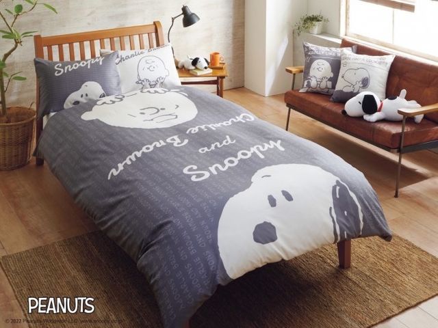 スヌーピーの顔を大きくデザイン！ 『PEANUTS』の春夏寝具がクール＆キュート | antenna[アンテナ]