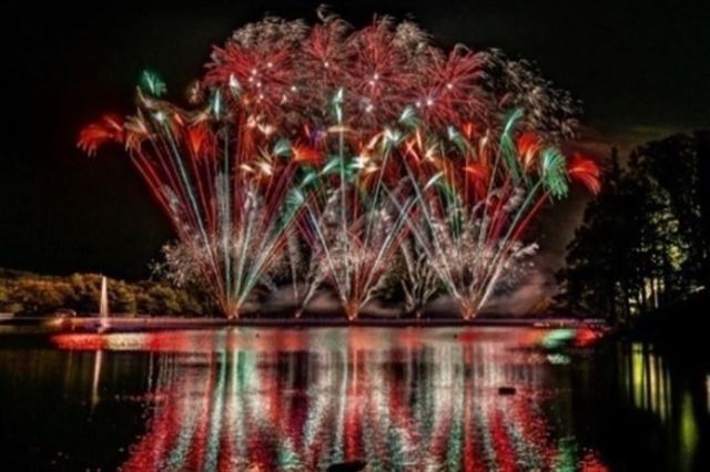 りんどう湖花火大会 音楽とシンクロした打ち上げ花火 Gwりんどう湖ファミリー牧場で Antenna アンテナ