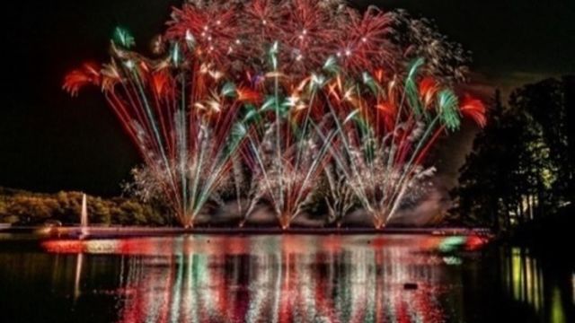 りんどう湖花火大会 音楽とシンクロした打ち上げ花火 Gwりんどう湖ファミリー牧場で Antenna アンテナ