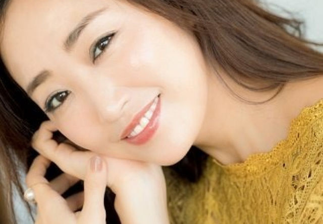 妖艶 神崎恵さんのうなじと長いまつ毛に反響 横顔も可愛い 欠点が見つかりません Antenna アンテナ 妖艶 神崎恵さんのうなじと長いまつ毛に反響 横顔も可愛い 欠点が見つかりません Antenna アンテナ