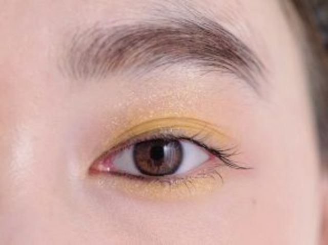 難しく見えて簡単 イエローのアイシャドウをオシャレに使いこなすコツ Antenna アンテナ