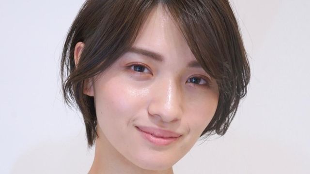 ちょっとだけイメチェンするなら さりげなハイライト ジグザグバングがおすすめです プロ直伝ヘア Antenna アンテナ ちょっとだけイメチェンするなら さりげなハイライト ジグザグバングがおすすめです プロ直伝ヘア Antenna アンテナ