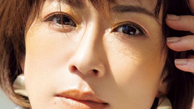 ボルドーのチークで表す大人の血色感 今の自分が好き Antenna アンテナ