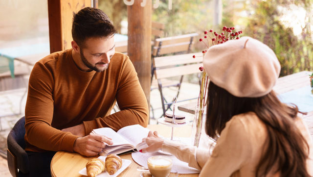 シャイな男性の意外な 脈あり サイン 実は 雑談line が途切れない Antenna アンテナ シャイな男性の意外な 脈あり サイン 実は 雑談line が途切れない Antenna アンテナ