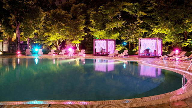 都内 リゾート気分味わえる プール付き贅沢ホテル4選 Antenna アンテナ