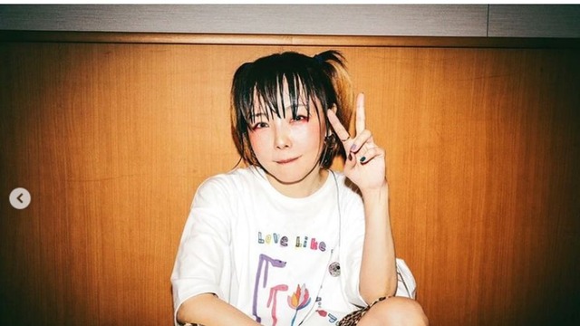Aiko ボーイッシュなtシャツ姿にファン歓喜 むちゃくちゃかわいいギャルやん かわいすぎ Antenna アンテナ