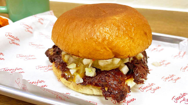 高尾山ならではのグルメバーガーに茶道体験も 高尾山近くのカフェ Cafe Chou Chou Antenna アンテナ