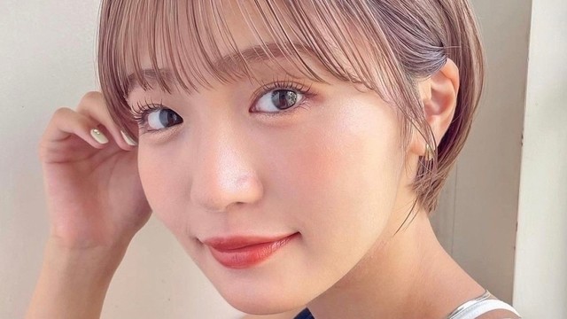 写真映えする髪型 アレンジ スリムで小顔に見せる Antenna アンテナ