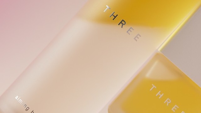 「THREE」エイジングケアラインに新商品登場！ 天然由来成分のオイル美容液 | antenna[アンテナ]