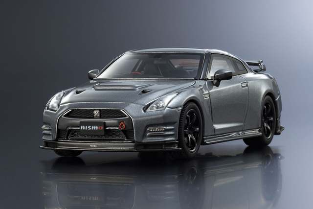 1000台限定】日産「R35GT-R」のニスモデモカーが1/43で蘇る！ 京商