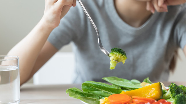 不信感 の意味とは 不信感が募る などの使い方や類語を解説 Antenna アンテナ