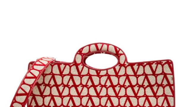 ヴァレンティノからVロゴを連続で配したモノグラムパターン「トワル イコノグラフ」が幅広いラインアップで展開 antenna[アンテナ]