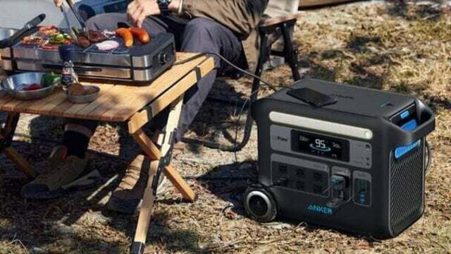 【アンカー】これぞ史上最強のポータブル電源！13台同時充電＆10年使える超長寿命 | antenna[アンテナ]