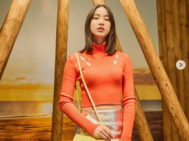 言葉を失う美しさ」のん（能年玲奈）、レアなタイトミニスカで美脚を大胆披露！ 「良い女すぎて泣ける」 | antenna[アンテナ]