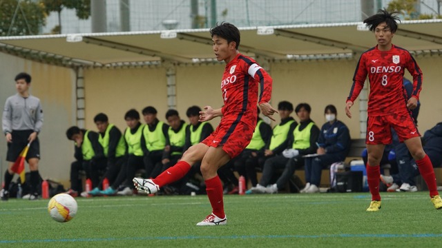 [デンチャレ]九州選抜の横浜FM内定DF吉田真那斗は右サイドで存在感(6枚) antenna[アンテナ]