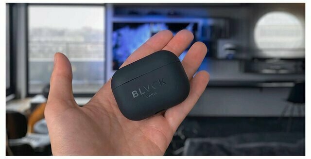 iPhone】ブラックで統一！スッキリ洗練された「BLVCK PARIS」の高級