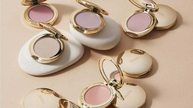 SNIDEL BEAUTY＞完売続きの限定パレット「アイデザイナー 」から、ルミネ新宿2店 限定色が登場！発売を記念したスペシャルなキットも。  antenna*[アンテナ]