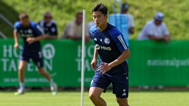 「新たなセットプレーの神が誕生か?」シャルケMF上月壮一郎がセットプレーから1得点2アシスト!! antenna[アンテナ]