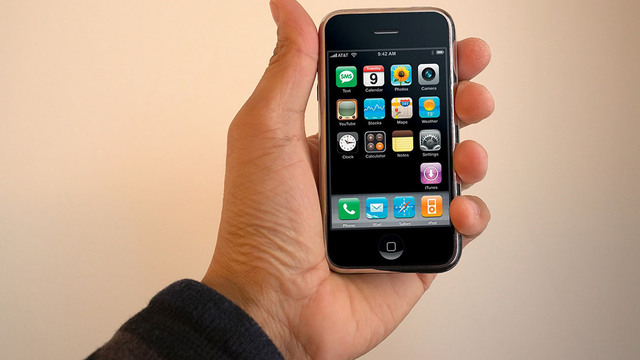 初代iPhone未開封品、史上最高額の2600万円で落札！ わずか2か月