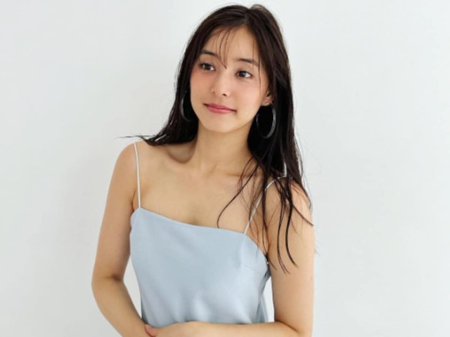 新木優子、胸元ちら見えな『ar』オフショットを公開！ 大胆な肌見せに「全部好きです」「本当に綺麗」 Antenna アンテナ 4292